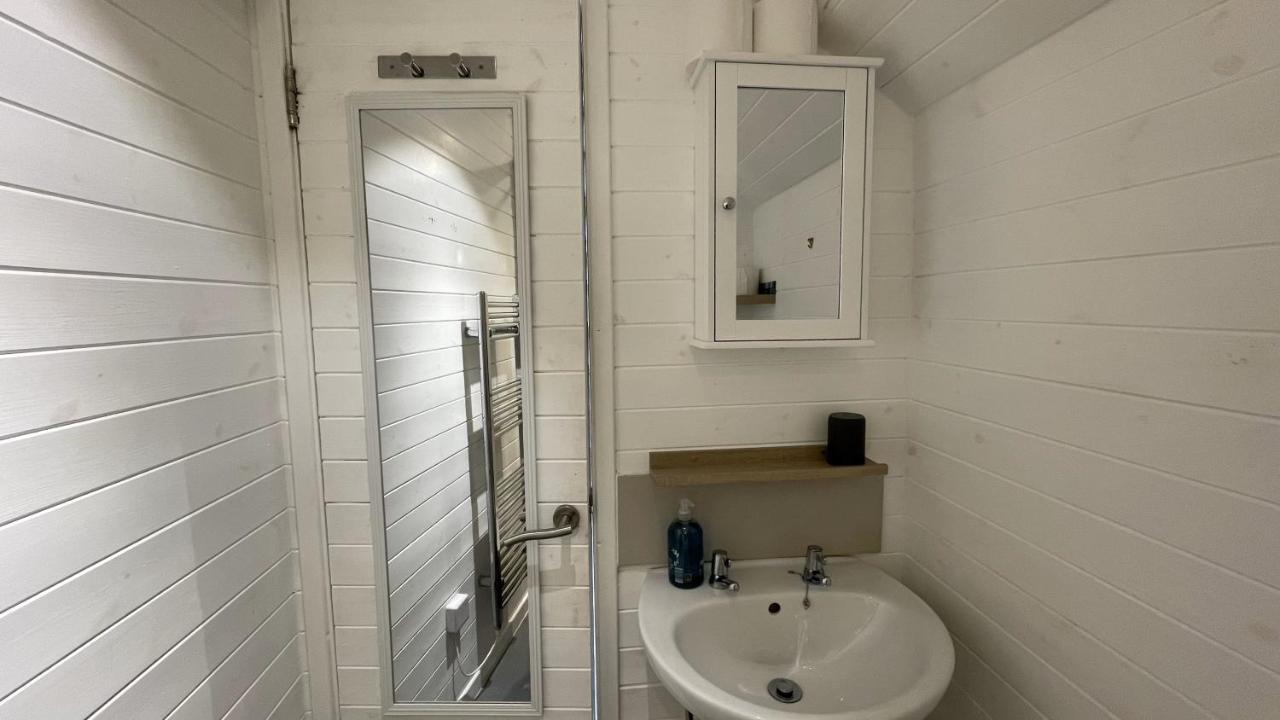 Hideaway Pod Near Loch Ness For A Tranquil Retreat Apartment Lewiston Exterior photo